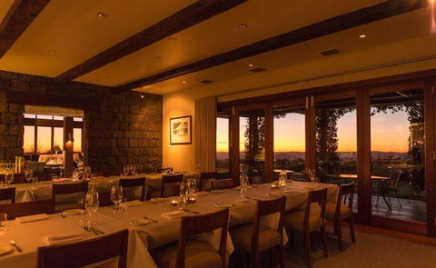 The Peak Restaurant At Spicers Peak Lodge - Accommodation Mount Tamborine 10