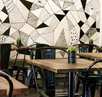 Archers' Table - Accommodation Mount Tamborine