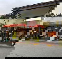 Curry  Pizza - Accommodation Mount Tamborine