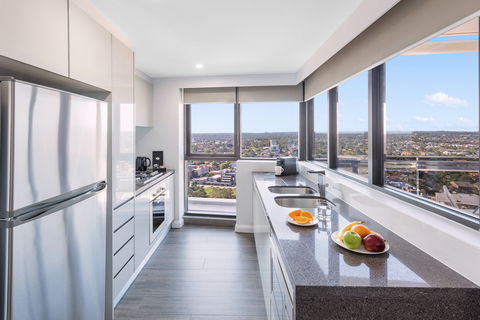 Meriton Suites Church Street, Parramatta - Accommodation Mount Tamborine 12