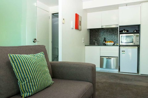 Evolution Apartments - Accommodation Mount Tamborine 7
