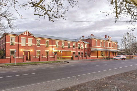 Lake Inn Ballarat - Accommodation Mount Tamborine 1
