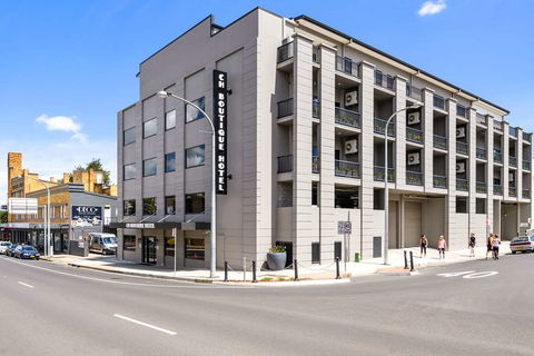 CH Boutique Hotel - Accommodation Mount Tamborine 1