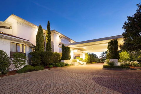 Ramada by Wyndham Diplomat Canberra - Accommodation Mount Tamborine 1