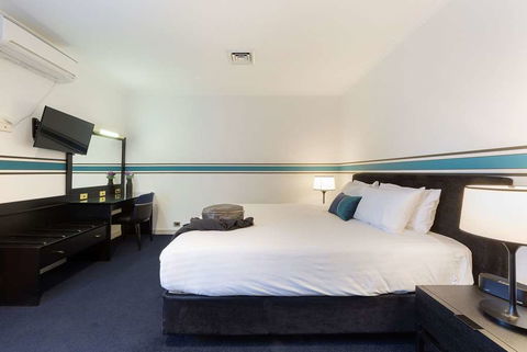Ramada by Wyndham Diplomat Canberra - Accommodation Mount Tamborine 6