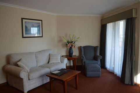 Gateway On Monash - Accommodation Mount Tamborine 0