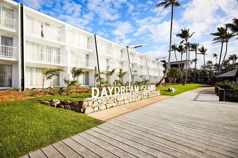 Daydream Island Resort - Accommodation Mount Tamborine 1
