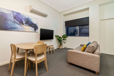 Terminus Apartment Hotel, Ascend Coll - Accommodation Mount Tamborine 2