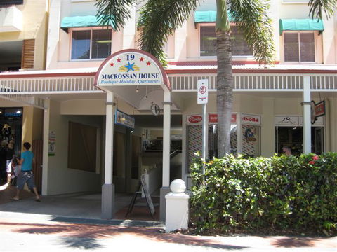 Macrossan House Boutique Holidays Apts - Accommodation Mount Tamborine 1