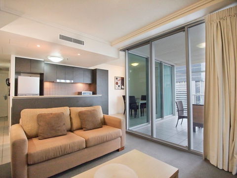 Oaks Casino Towers - Accommodation Mount Tamborine 2