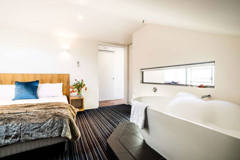 Salamanca Wharf Hotel - Accommodation Mount Tamborine 2