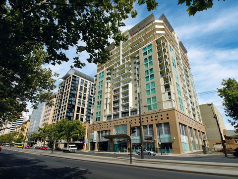 Oaks Embassy - Accommodation Mount Tamborine 0