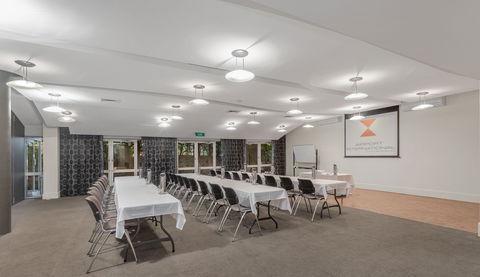 The Airport International Motel - Accommodation Mount Tamborine 13