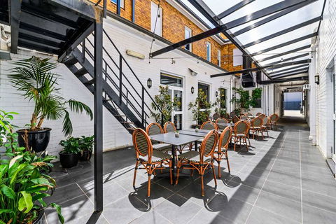 CH Boutique Hotel - Accommodation Mount Tamborine 2