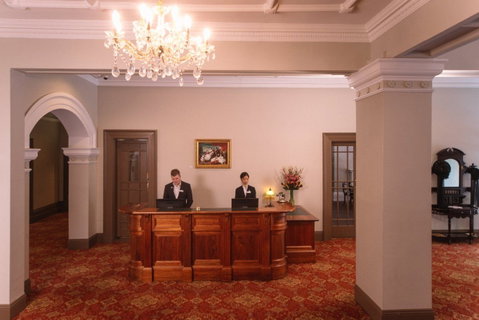 Hadley's Orient Hotel - Accommodation Mount Tamborine 1