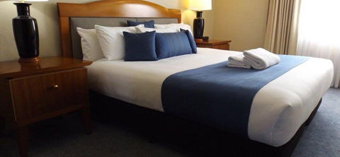 Warrnambool Central Court - Accommodation Mount Tamborine 1