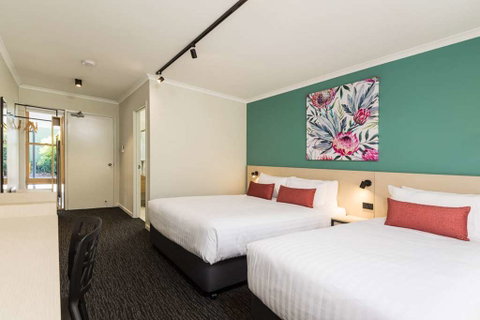 NIghtcap at Balaclava Hotel - Accommodation Mount Tamborine 2