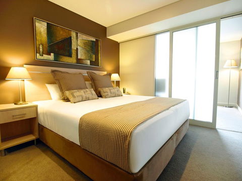 Oaks Embassy - Accommodation Mount Tamborine 2