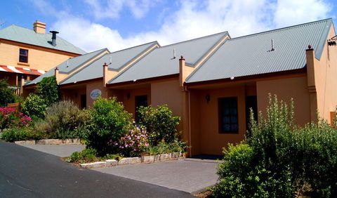 Meredith House And Mews - Accommodation Mount Tamborine 0