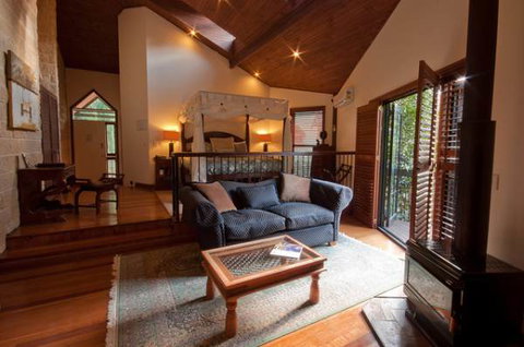 Escarpment Retreat - Accommodation Mount Tamborine 2