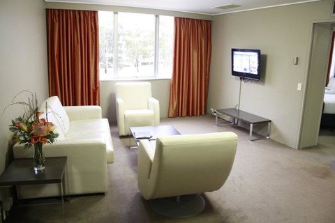 Pavilion On Northbourne - Accommodation Mount Tamborine 5