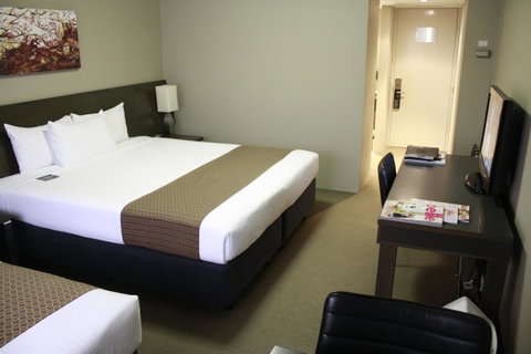 Pavilion On Northbourne - Accommodation Mount Tamborine 36