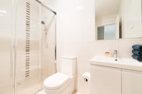 3BR Townhouse Double Garage Walk To Lake Ginninderra - Accommodation Mount Tamborine 5