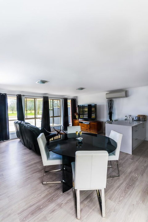 Lure Bed And Breakfast - Accommodation Mount Tamborine 1