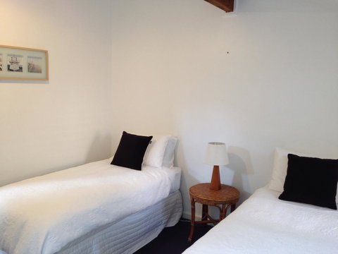 Beach Huts Middleton - Accommodation Mount Tamborine 3