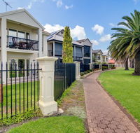 Port Adelaide Harbourside House - Accommodation Mount Tamborine