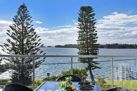 Lakeside Waterfront Apartment The Entrance - Accommodation Mount Tamborine 29