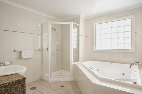 Marina Hotel - Accommodation Mount Tamborine 2