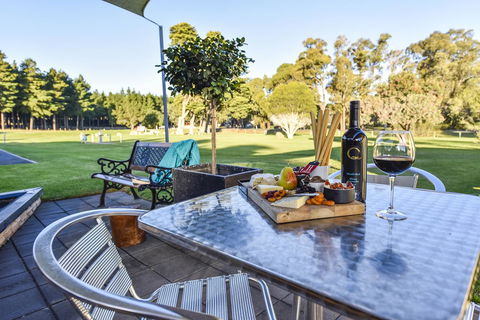 William Macintosh Motor Lodge - Accommodation Mount Tamborine 2