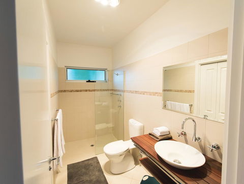 S T U D I O 22 Peaceful Retreat With Garden Views - Accommodation Mount Tamborine 6