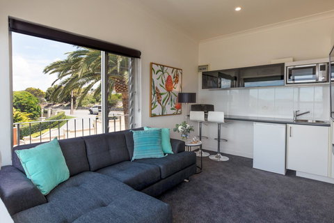 Bay 10 - Suites And Apartments - Accommodation Mount Tamborine 6