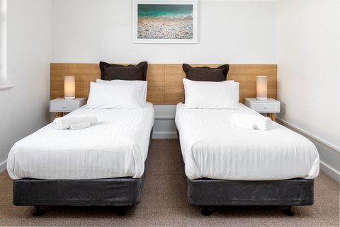 Bay 10 - Suites And Apartments - Accommodation Mount Tamborine 15