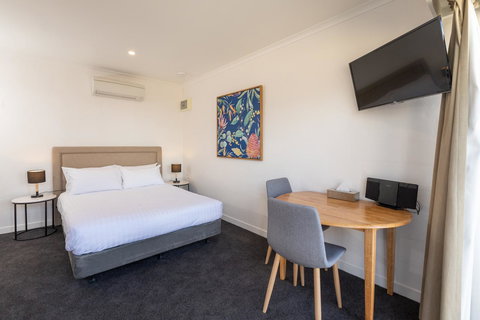 Bay 10 - Suites And Apartments - Accommodation Mount Tamborine 8