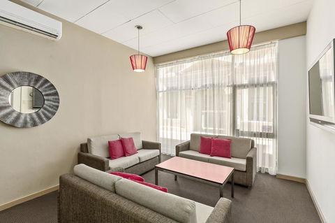 Adelaide Paringa - Accommodation Mount Tamborine 17