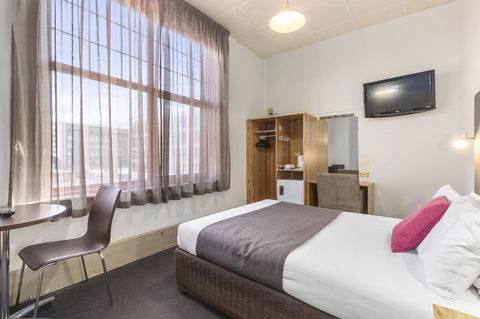 Adelaide Paringa - Accommodation Mount Tamborine 3