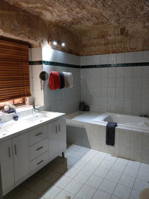 Zen Underground B&B - Accommodation Mount Tamborine 3