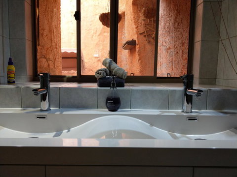 Zen Underground B&B - Accommodation Mount Tamborine 6