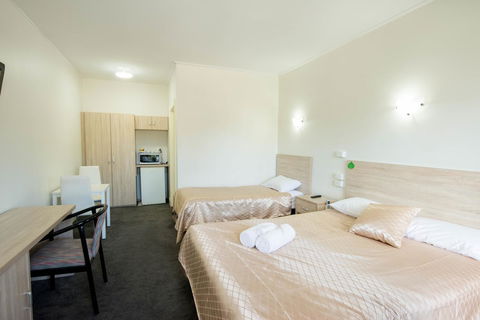 Jacksons Motor Inn - Accommodation Mount Tamborine 14