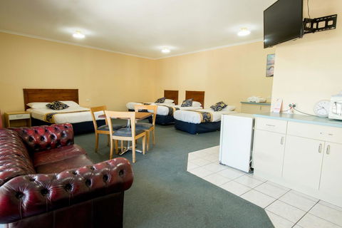 Jacksons Motor Inn - Accommodation Mount Tamborine 25