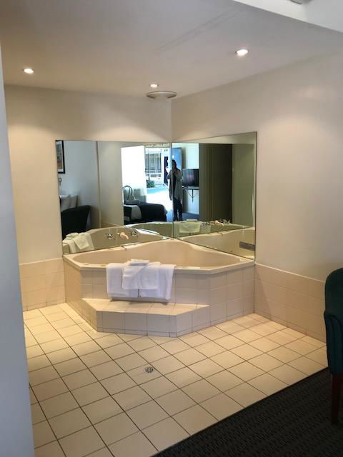 Bay Motel Hotel - Accommodation Mount Tamborine 1