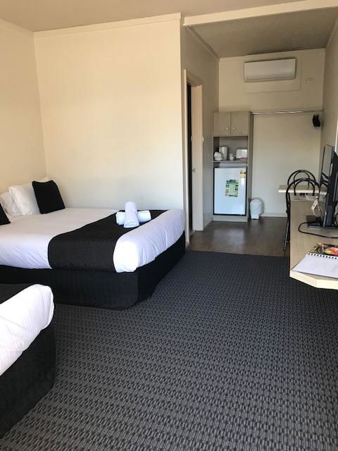 Bay Motel Hotel - Accommodation Mount Tamborine 3