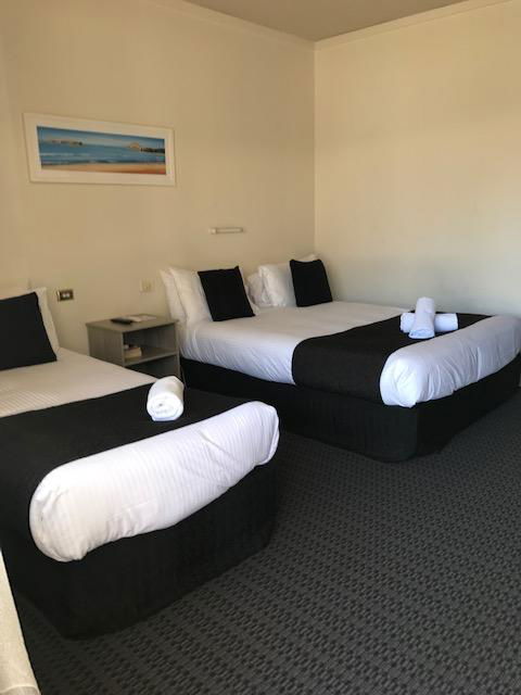 Bay Motel Hotel - Accommodation Mount Tamborine 4