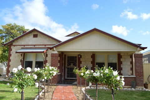 Two Cow Cottage Bed & Breakfast - Accommodation Mount Tamborine 1