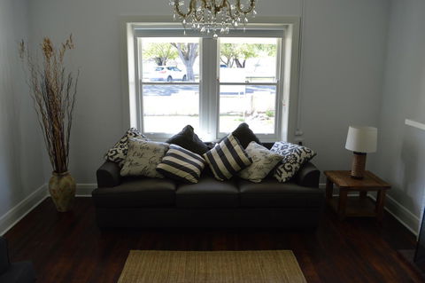 Two Cow Cottage Bed & Breakfast - Accommodation Mount Tamborine 14