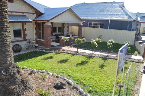 Two Cow Cottage Bed & Breakfast - Accommodation Mount Tamborine 18