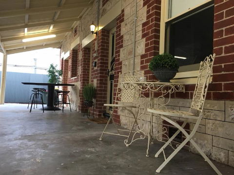 Two Cow Cottage Bed & Breakfast - Accommodation Mount Tamborine 0